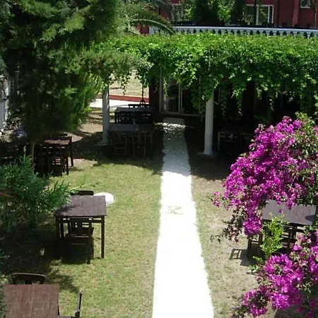 Alacati Golden Resort ホテル 3*