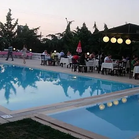 阿拉卡提金度假酒店 Çeşme