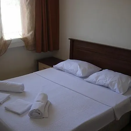阿拉卡提金度假酒店 Çeşme